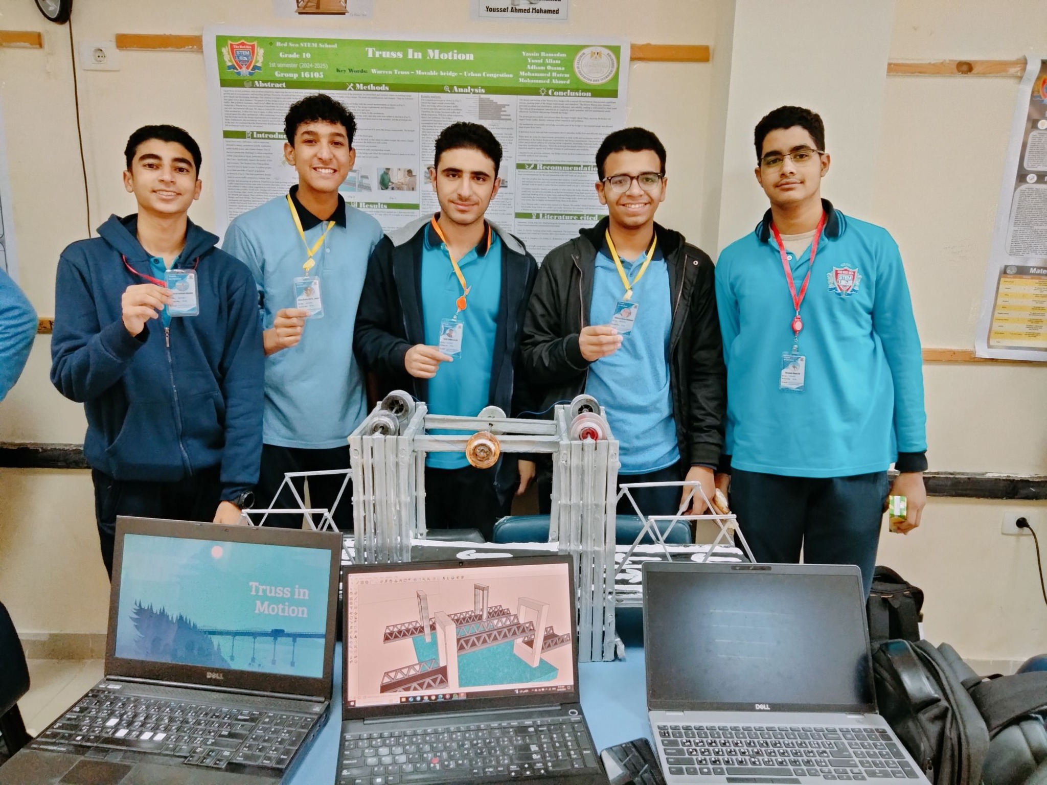 photo of Grade 10, first semester's capstone project and team