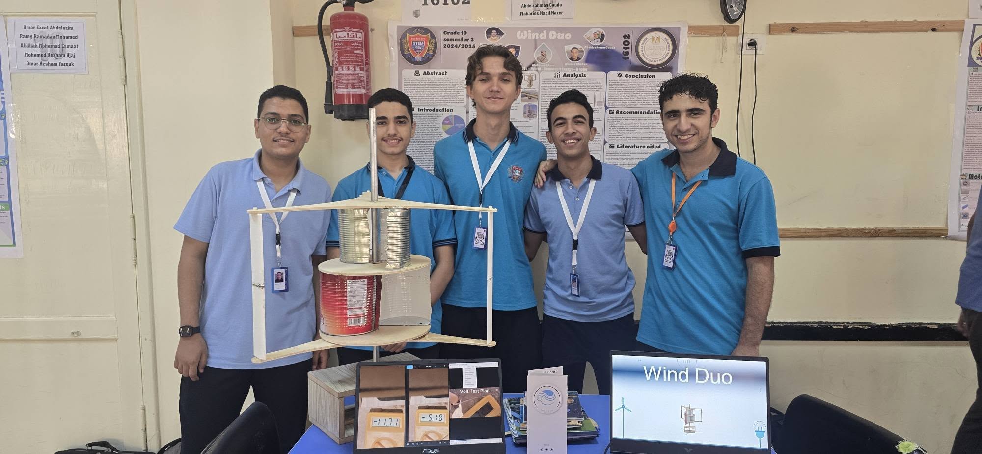 photo of Grade 10, second semester's capstone project and team